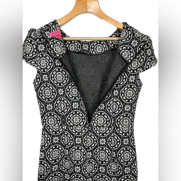 Betsey Johnson Black and White Dress | Size: 8 - Picture 4 of 9
